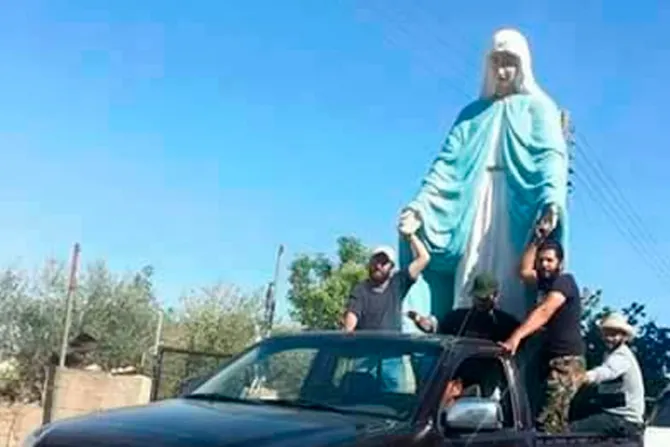 [VIDEO] Siria: Emocionante bienvenida a imagen de la Virgen destruida por extremistas 