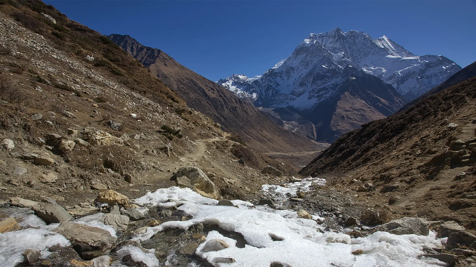 El pico Manaslu en Nepal, cordillera del Himalaya?w=200&h=150
