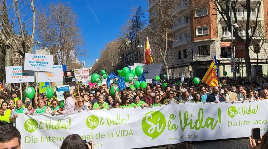 Pancarta de la manifestación "Sí a la Vida" celebrada en Madrid en marzo de 2023. Crédito: Nicolás de Cárdenas / ACI Prensa?w=200&h=150