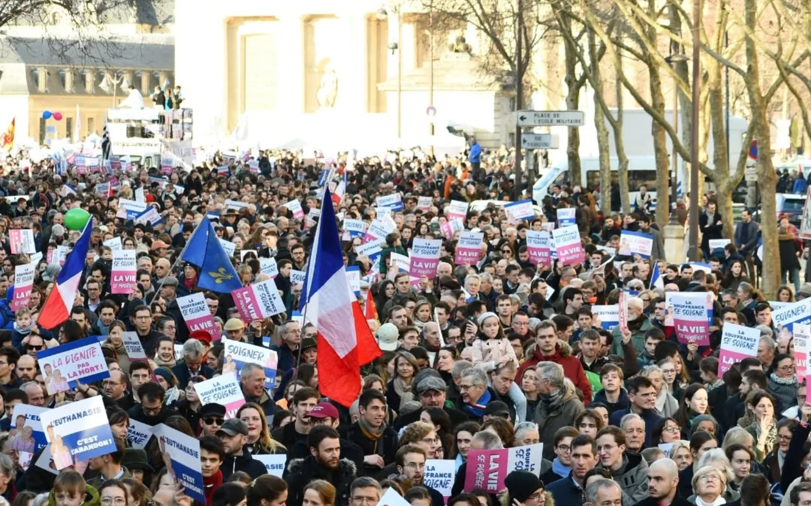 Unas 10.000 personas marcharon en París por la vida y contra la eutanasia, mientras el Senado debate la “ayuda a morir”.?w=200&h=150