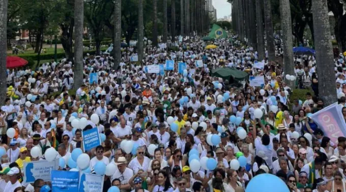 Alrededor de 10 mil personas participaron de la “Caminata por la vida contra el aborto” en Belo Horizonte.?w=200&h=150