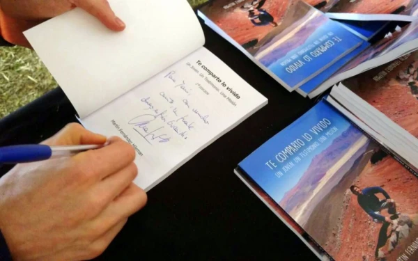 Libro "Te comparto lo vivido" de Martín Fernández. Crédito: Cortesía Martín Fernández