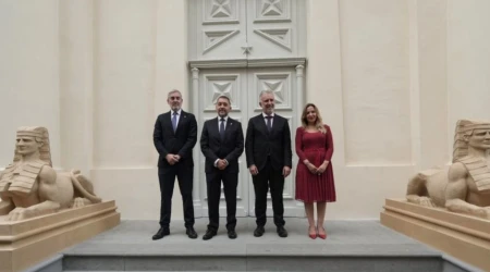 El ministro Ángel Torres y otras autoridades, en la inauguración del Templo Masónico de Santa Cruz de Tenerife.