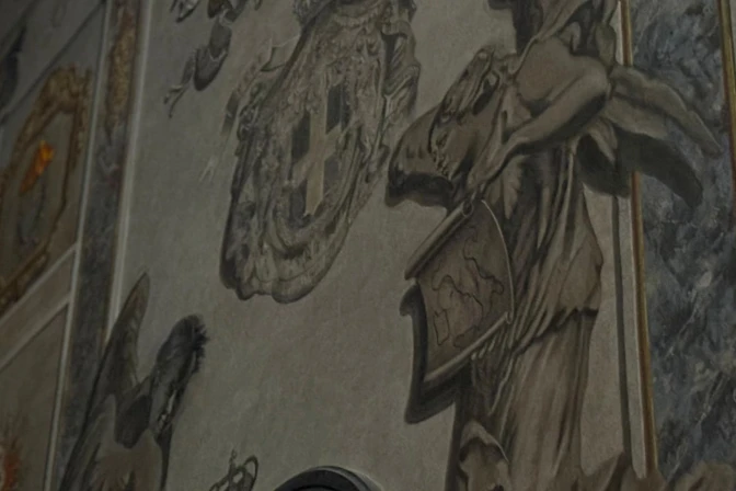 El fresco restaurado con rostro de Meloni antes de que lo cancelasen con un brochazo de pintura blanca