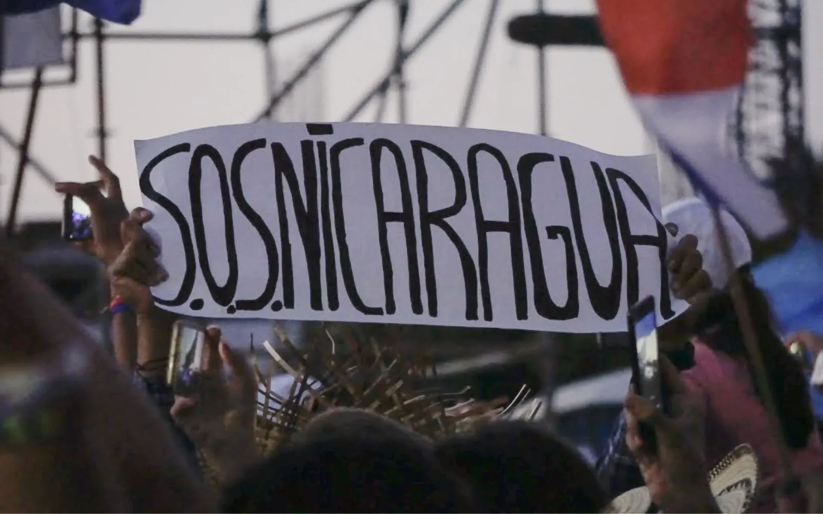 Mensaje con el lema "SOS Nicaragua", levantado en manos durante la Jornada Mundial de la Juventud (JMJ) Panamá 2019.?w=200&h=150