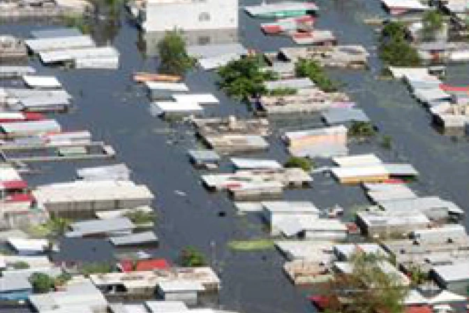 Episcopado mexicano pide solidaridad ante paso de huracán Alex