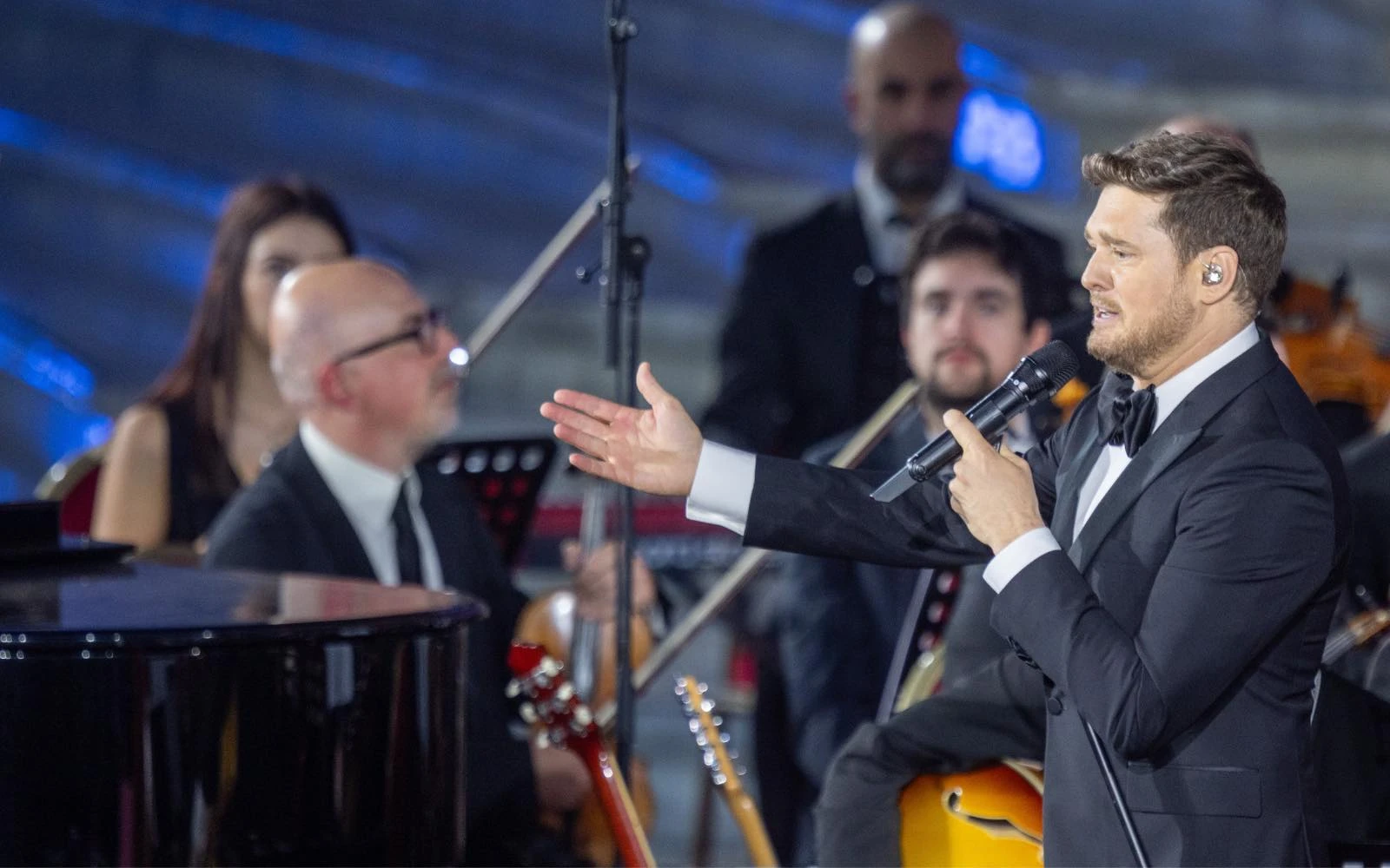 El cantante canadiense Michael Bublé, conocido por sus álbumes de música de Navidad, participó este 6 de diciembre en el Concierto con los Pobres, en el Aula Pablo VI en el Vaticano. Crédito: Daniel Ibáñez/EWTN News.