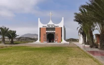 Capilla edificada sobre los restos del antiguo templo donde, en 1649, tuvo lugar la aparición del Niño Jesús en una hostia consagrada en Eten, Perú. Actualmente, no está bajo la jurisdicción de la Diócesis de Chiclayo, sino que es administrada por el denominado “Comité Multisectorial de Ciudad Eten”.