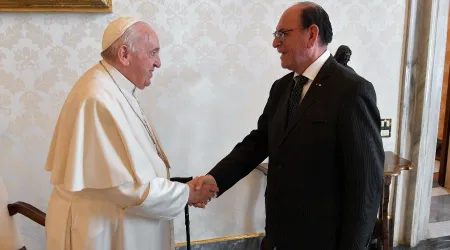 El Papa Francisco recibe a ministro de Perú en el Vaticano