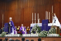 Mons. Jesús Fernández, Obispo de Córdoba (España), durante la homilía del funeral por el accidente de tren en Adamuz.