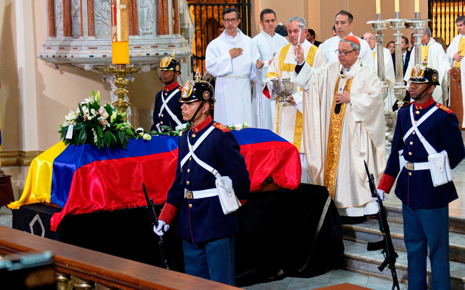 La Misa de exequias de Miguel Uribe Turbay fue presidida por el Cardenal Luis José Rueda en la Catedral de Bogotá.?w=200&h=150