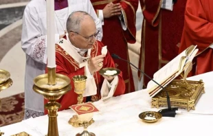 El Papa León XIV celebra la Misa el 29 de junio de 2025, Solemnidad de los Santos Pedro y Pablo. Crédito: Mario Tomassetti / Vatican Media.