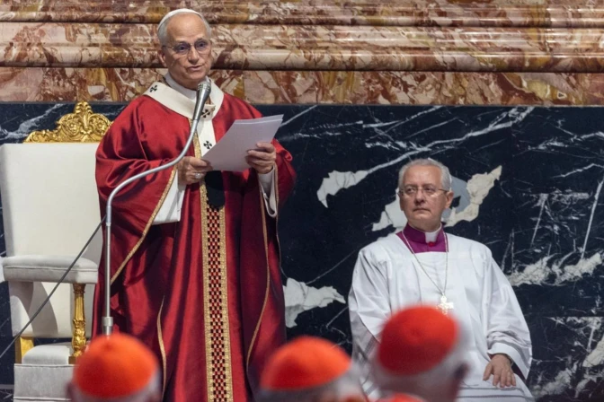 El Papa León XIV aseguró este lunes que el amor de Cristo resucitado “ha transfigurado la muerte” y “de enemiga la ha convertido en hermana”