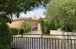 Entrada al Monasterio de Santa Clara de Belorado (Burgos, España). Crédito: Nicolás de Cárdenas / EWTN News.
