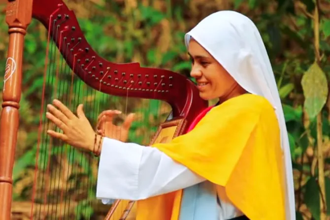Religiosas le cantan a "María, Madre de Colombia" en fiesta de independencia [VIDEO]