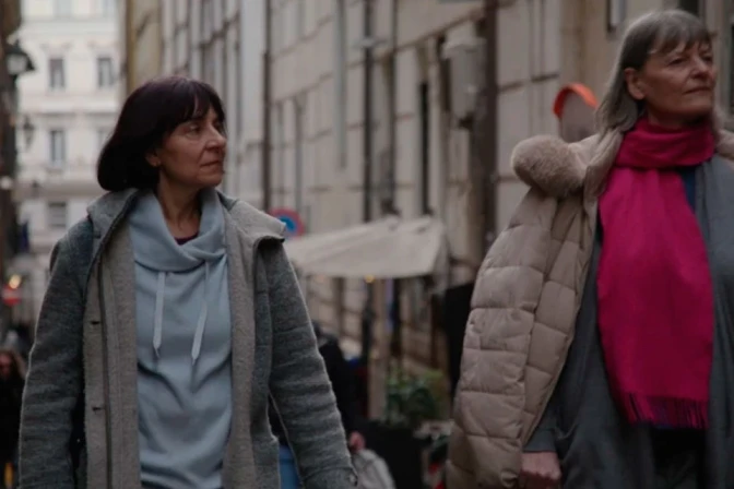 “Monjas contra el Vaticano” incluye las historias detalladas de Gloria Branciani (izquierda) y Mirjam Kovac, sobre los presuntos abusos de Marko Rupnik.