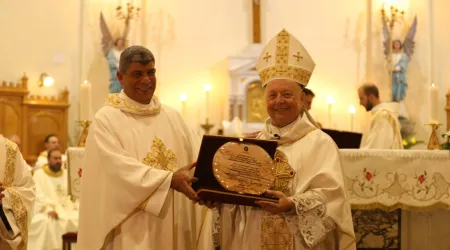 De izquierda a derecha Mons. Francesco Patton, Custodio de Tierra Santa y Mons. Hanna Jallouf, nuevo Obispo latino de Siria