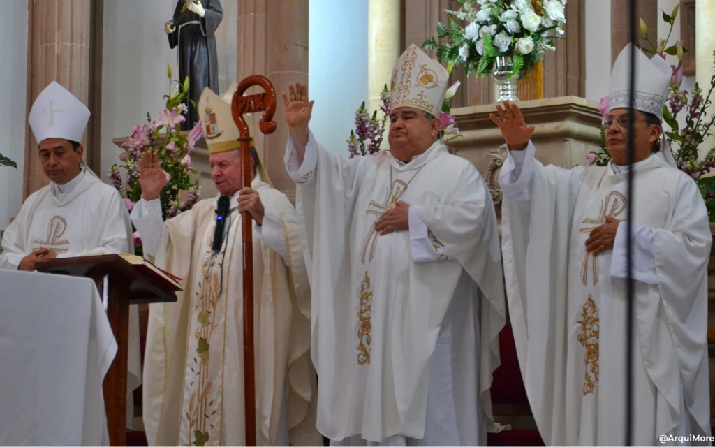 Mons. Francisco Figueroa Cervantes, Mons. Cristóbal Ascencio García, Mons. Carlos Carfias y Mons. Armando Ortiz Aguirre?w=200&h=150