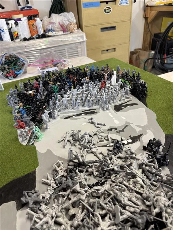 El mosaico de San Carlo Acutis en proceso de creación. Crédito: Foto cortesía de Johnny Vrba