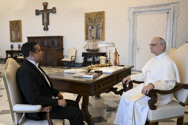 El embajador de Repúbllica Dominicana invitó a a León XIV a visitar su país. Crédito: Vatican Media
