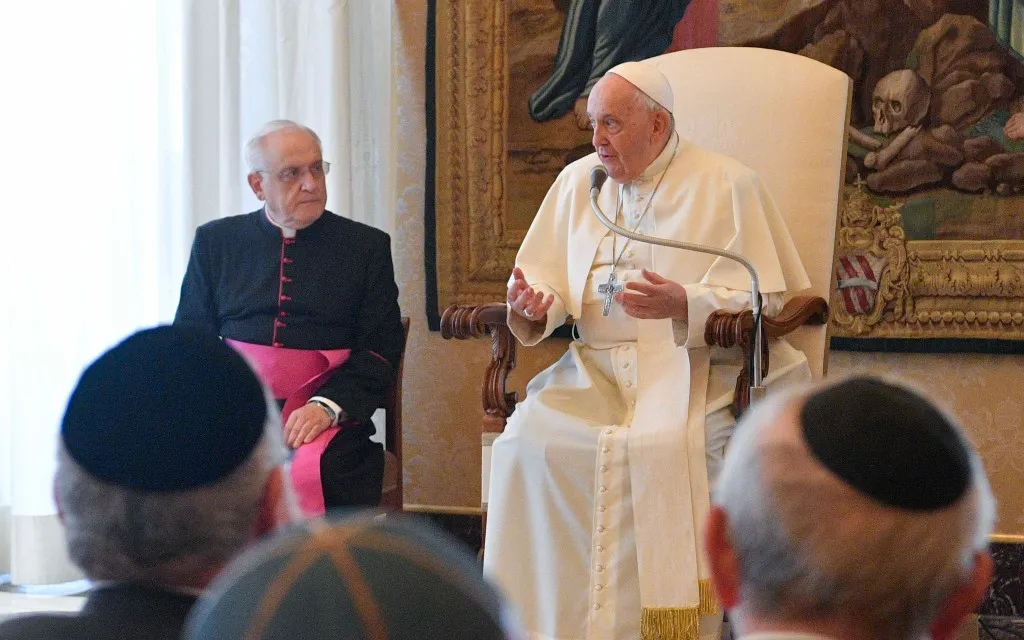 El Papa Francisco durante la audiencia con los miembros de la Conferencia de Rabinos Europeos?w=200&h=150