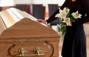 Imagen referencial de la muerte de una persona. Crédito: Syda Productions