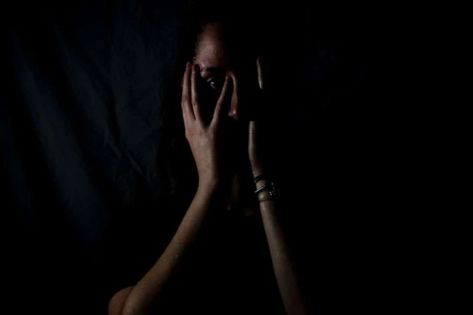 Obispo lamenta asesinato a golpes de joven embarazada