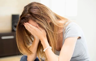 Imagen referencial de una mujer. Crédito: BGStock72 / Canva