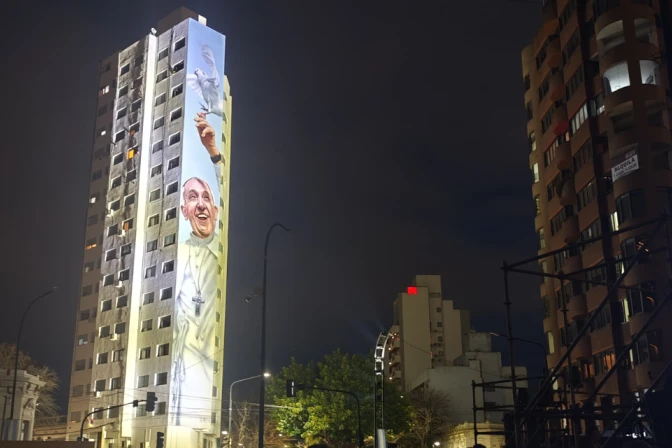 Mural del Papa Francisco en La Plata