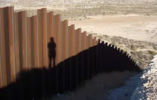 Parte del muro fronterizo que divide Estados Unidos y México. Crédito: Dawn Paley (CC BY-NC-SA 2.0) / Flickr