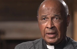 Cardenal Wilfrid Napier habla con EWTN News en Roma el lunes 26 de mayo de 2025. Crédito: EWTN News.