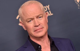 El actor católico Neal McDonough llega a un evento de prensa en West Hollywood, California (Estados Unidos). Crédito: DFree / Shutterstock.