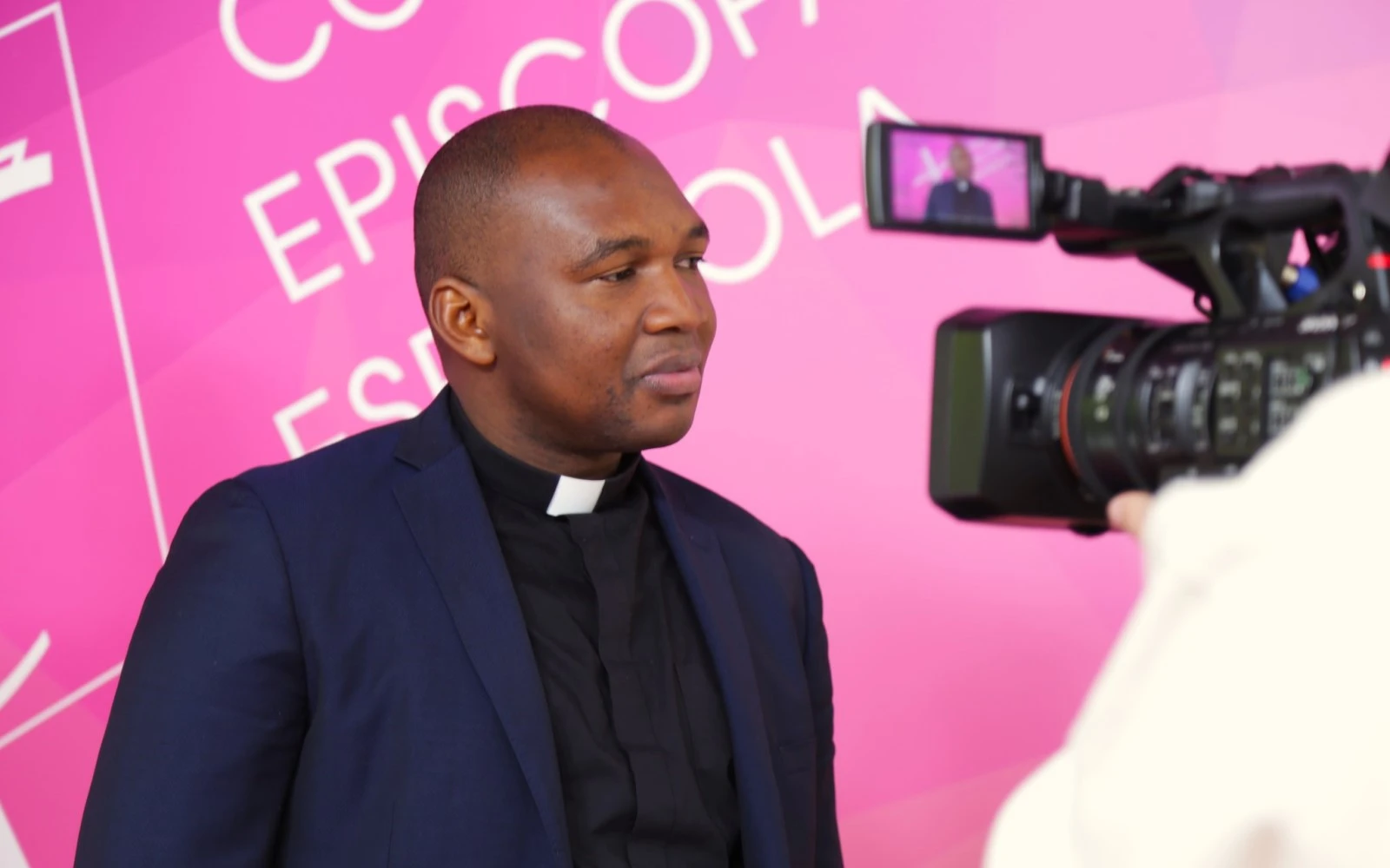 El P. Nicéforo Obama, de Guinea Ecuatorial, pudo formarse como sacerdote gracias a las Obras Misionales Pontificias.?w=200&h=150