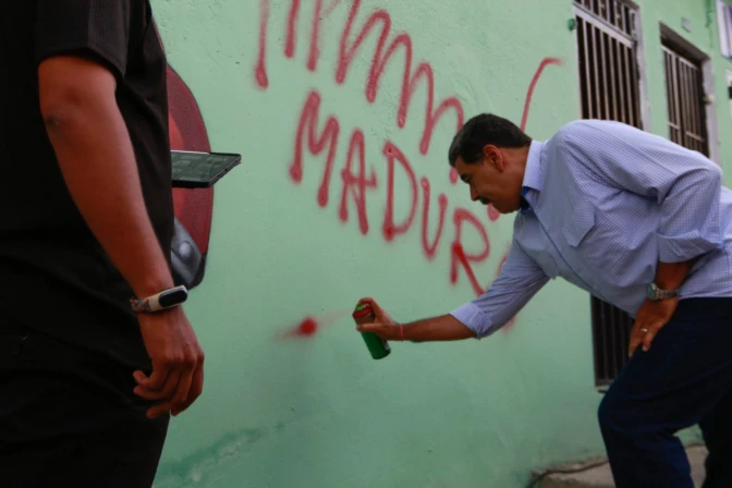 Maduro graffiti