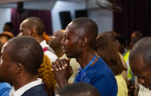 Feligreses en iglesia del Estado de Akute Ogun, Nigeria, 11 de junio de 2023. Crédito: Ariyo Olasunkanmi - Shutterstock