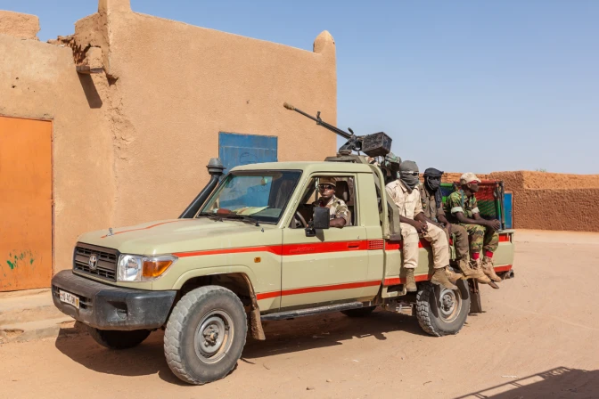Guardia militar gubernamental en el norte de África.