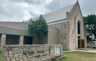 Iglesia católica de Notre Dame en Kerrville, Texas. Crédito: Sophie Abuzeid.