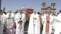 Mons. Nicola Girasoli encabeza la procesión del Corpus Christi en Cusco / Foto: Arquidiócesis de Cusco