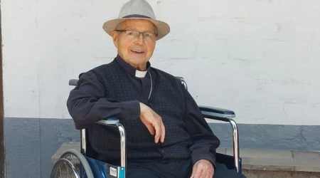 Mons. Mario Busquets Jordá +, Obispo Prelado Emérito de Chuquibamba en Perú.