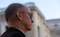 El Obispo James Conley en el Vaticano.