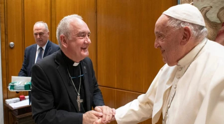 El Obispo de Barbastro Monzón saluda al Papa Francisco 08092025