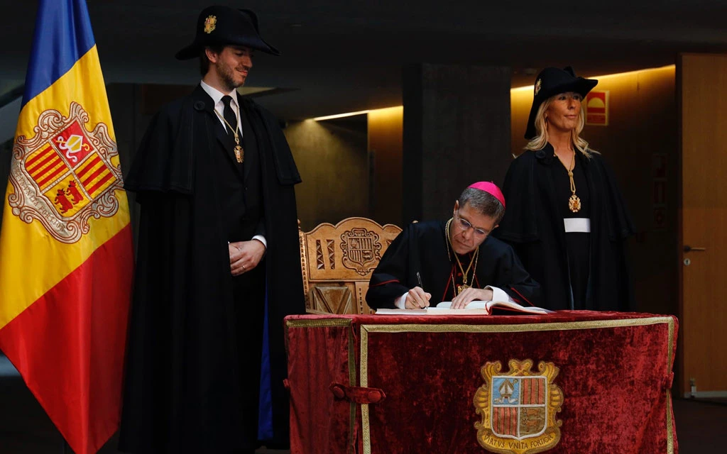 El Obispo de Urgell jura como Copríncipe episcopal del Principado de Andorra.?w=200&h=150