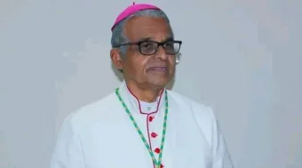 Obispo Anthony Rebello muere tras caminar 20 kilómetros rezando el Rosario