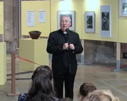Mons. Juan Antonio Reig Pla en la inauguración de la exposición