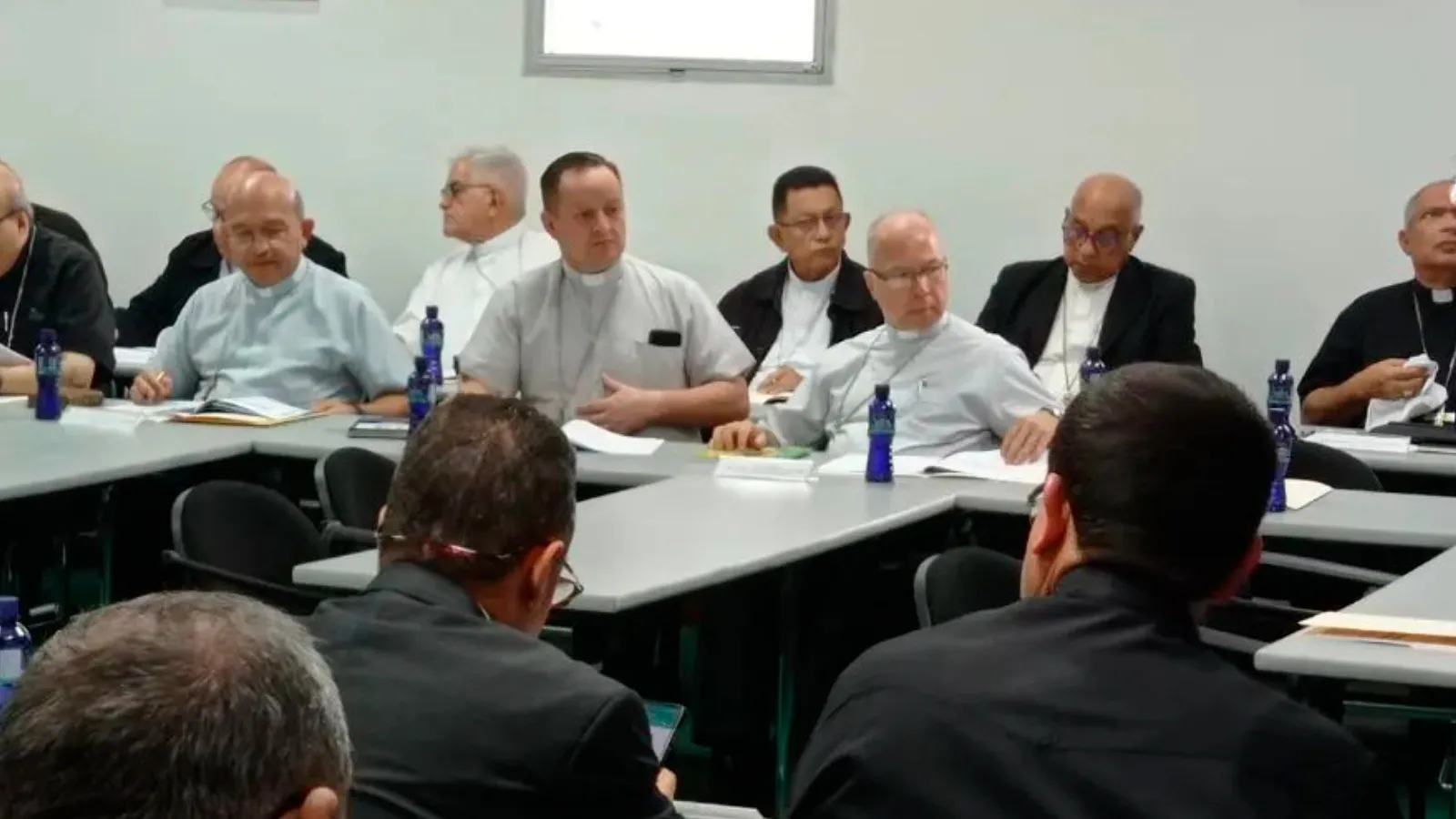 Los obispos venezolanos en una reunión de Comisiones Episcopales.?w=200&h=150
