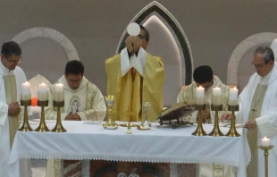 Mons. David de la Torre en la Misa inaugural de la asamblea de los obispos de Ecuador. Crédito: Conferencia Episcopal Ecuatoriana.