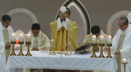Mons. David de la Torre en la Misa inaugural de la asamblea de los obispos de Ecuador.