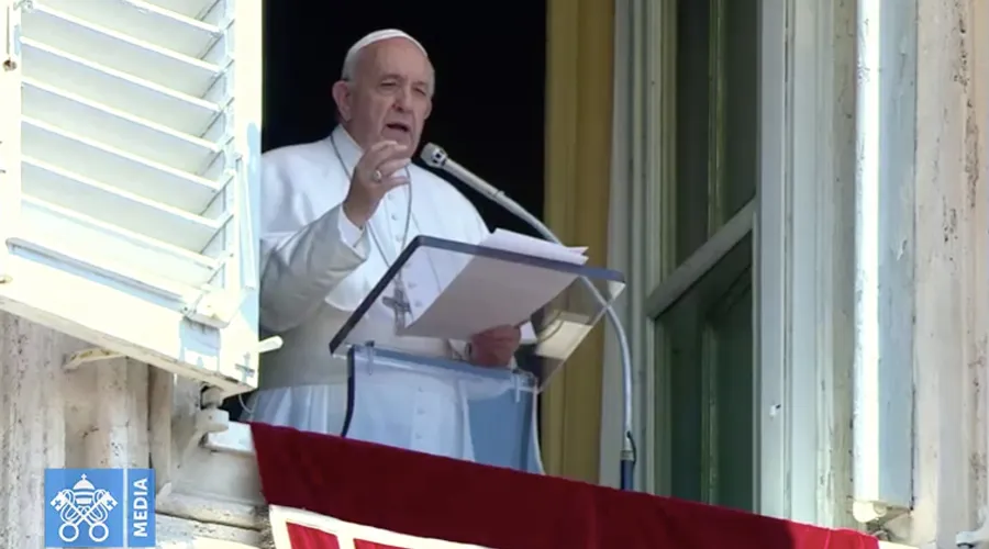 Papa Francisco reza y muestra cercanía al pueblo de Nicaragua tras atentado en Catedral