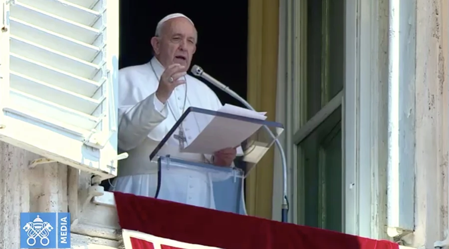 El Papa Francisco en el rezo del Ángelus. Foto: Captura YouTube?w=200&h=150