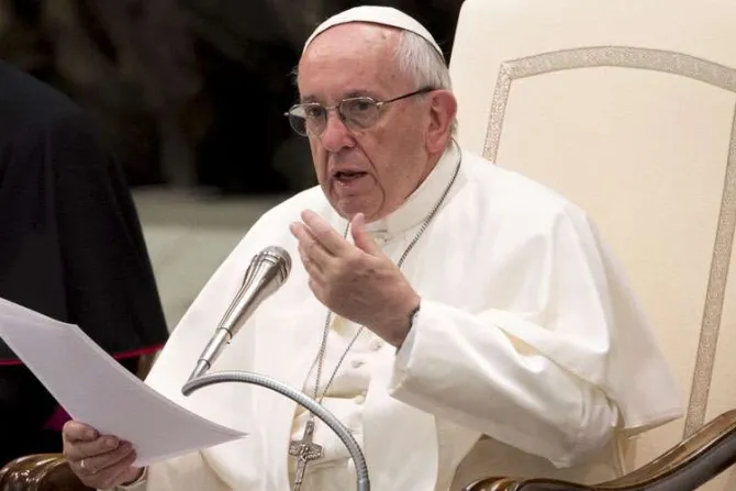 El Papa Francisco invita en Adviento a mantener encendida la lámpara de la fe